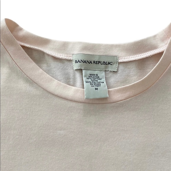 Banana Republic Stretch Tee Shirt Lt Pink sleeve M - Picture 2 of 2